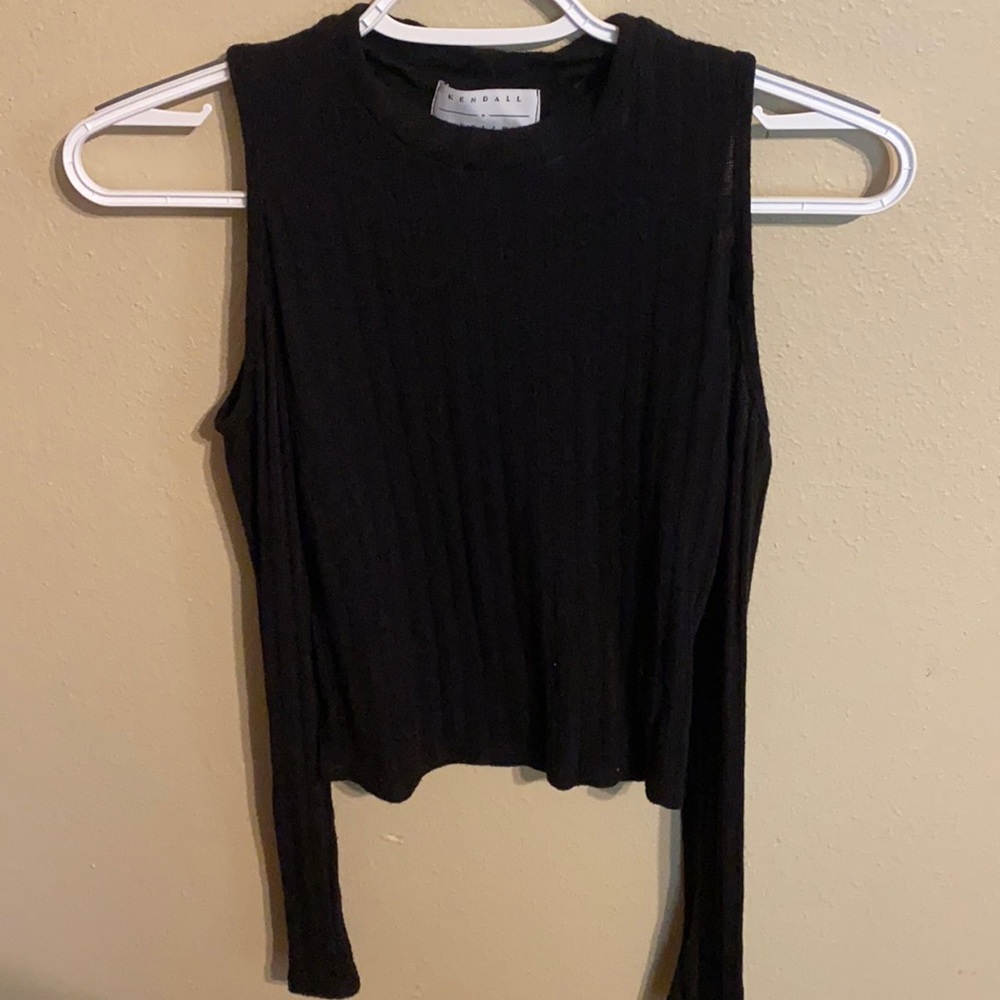 Black Kendall & Kylie crop top w cut out shoulders